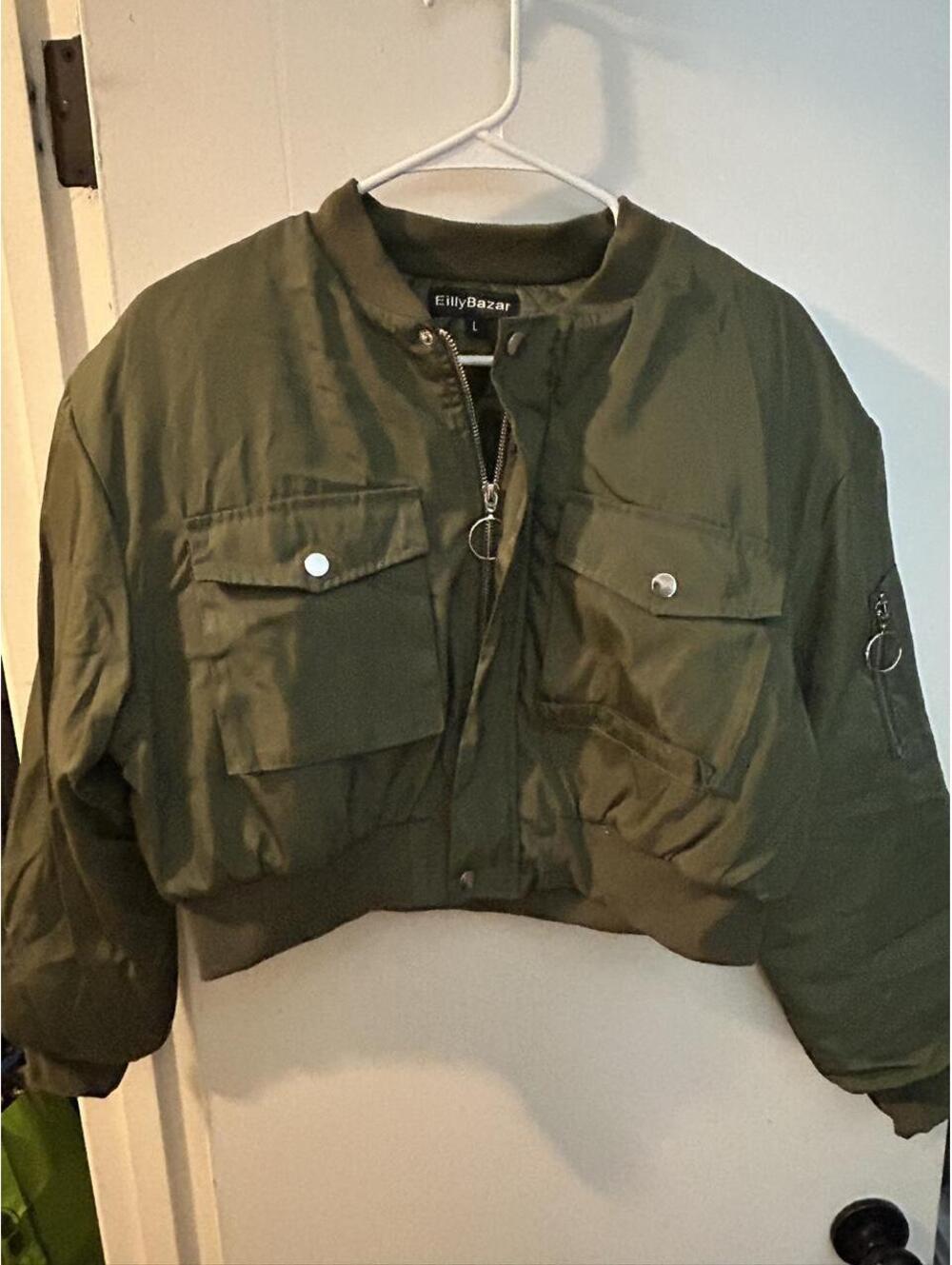 Brand new Eilly Bazar olive green cropped bomber jacket in a L
